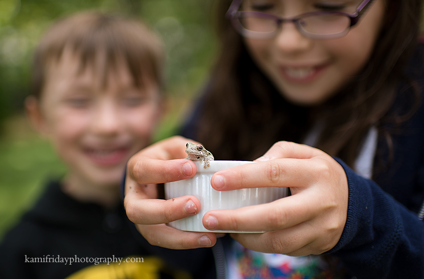 NH child photography tree frog and kids